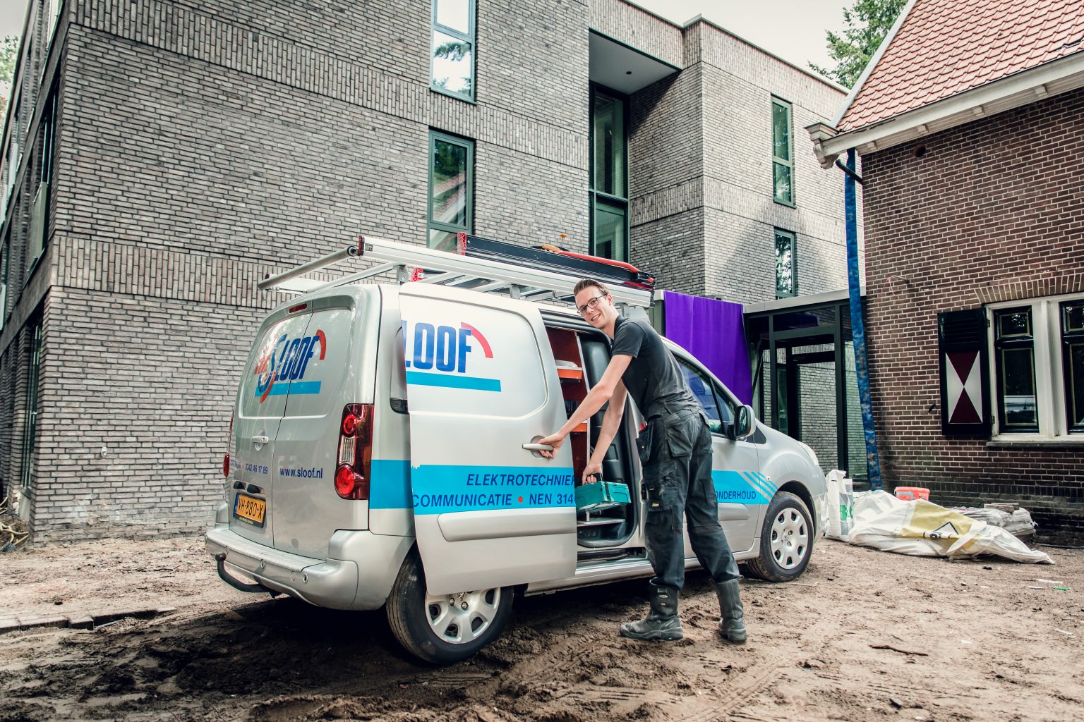 Aan het werk bij Sloof Elektrotechniek